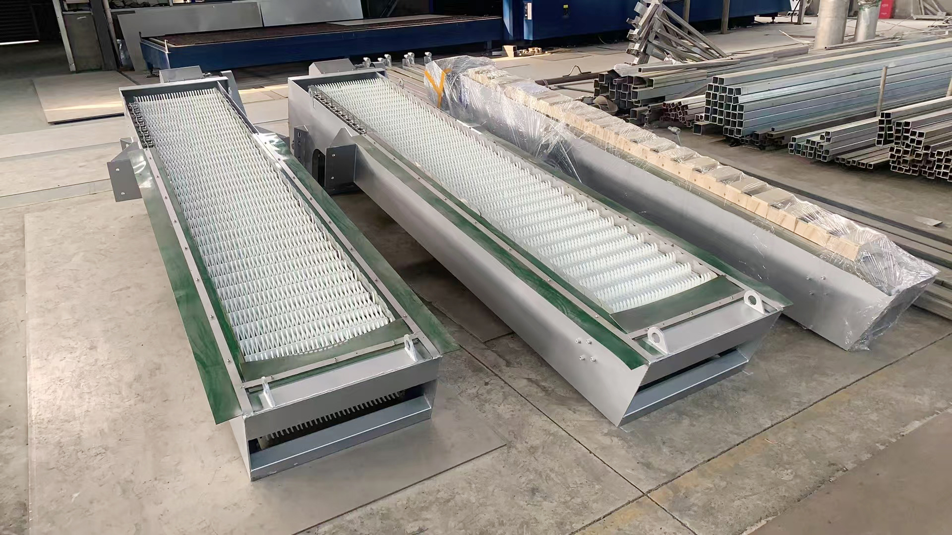 回轉(zhuǎn)耙式格柵除污機(jī)是保障整個(gè)水處理系統(tǒng)順暢運(yùn)行的基石。